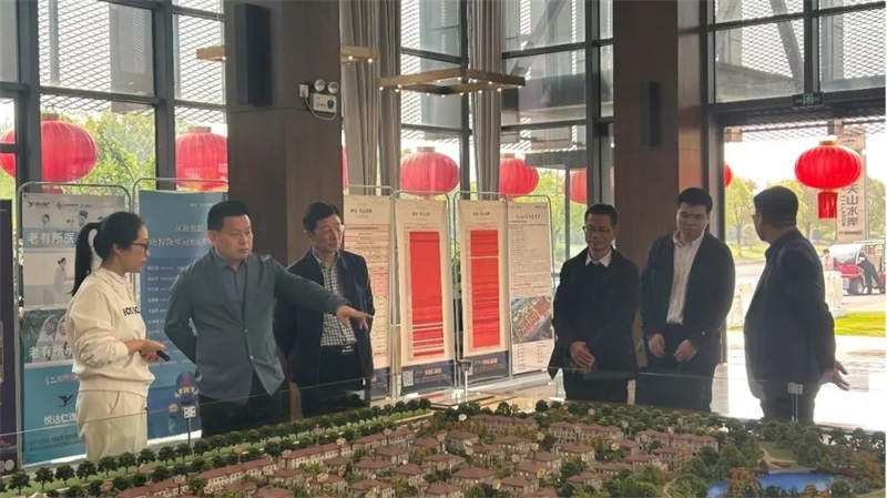 馮開銀調研悅達·天山水岸項目