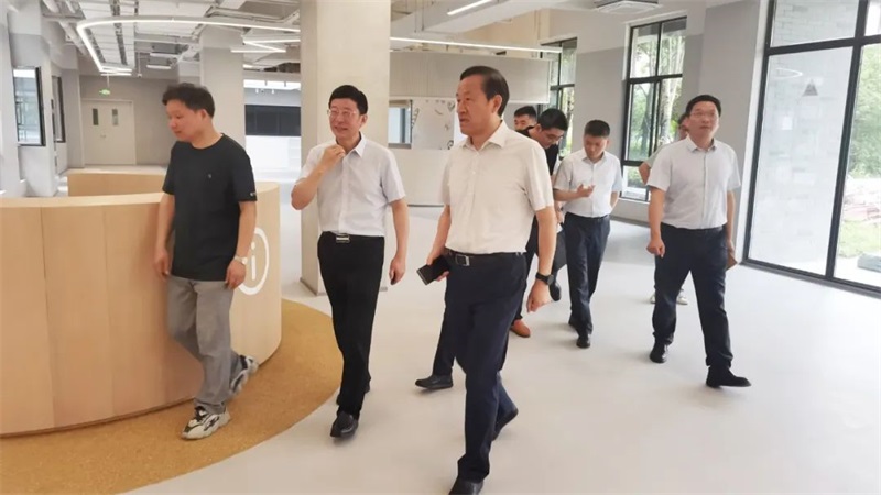 李彪調研十里香溪、悅達頤家健康生活中心項目