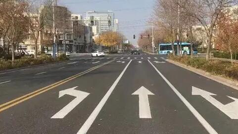 蘇州道路劃線多少錢一米造價(jià)？中穎價(jià)格合理