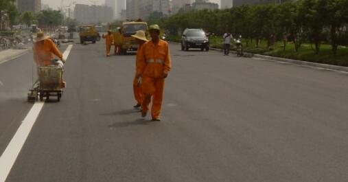 蘇州道路標(biāo)線一般是冷漆還是熱熔漆？